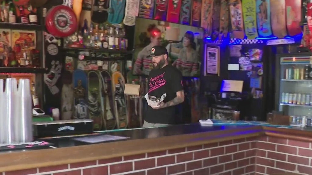 Fort Lauderdale proposes earlier closing times for downtown bars, facing pushback from business owners — CBS Miami, Dublin Dining news