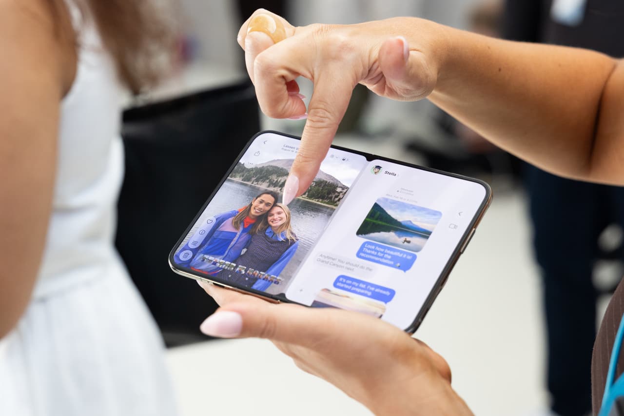 Is Apple’s foldable iPhone Duo worth $2,000? See how it stacks up against other foldable phones. — MarketWatch, Dublin Business news