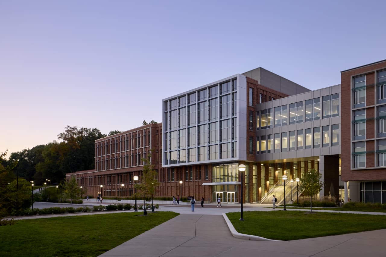 Colleges raced to build massive computer-science departments. Now the boom is turning to bust. — MarketWatch, Dublin Business news
