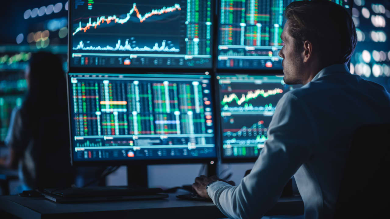 It’s been a painful month for hedge funds. To turn it around, they are shorting U.S. stocks. — MarketWatch, Dublin Arts news